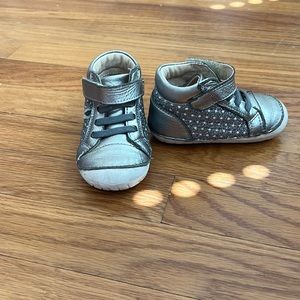 Old soles little walker silver star sneakers